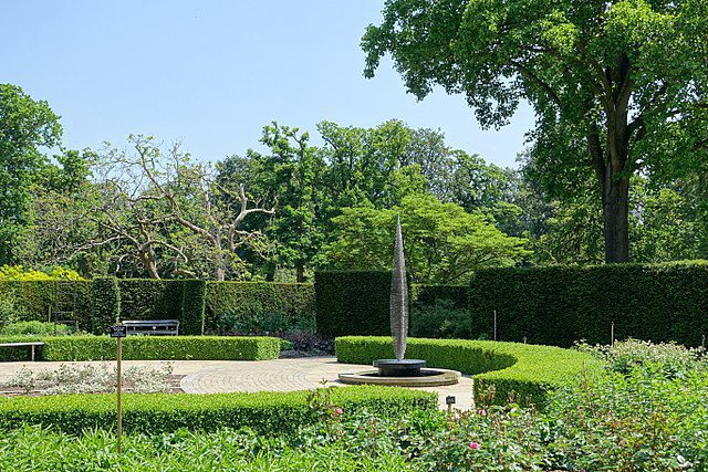 50 things to do in berkshire - savill gardens