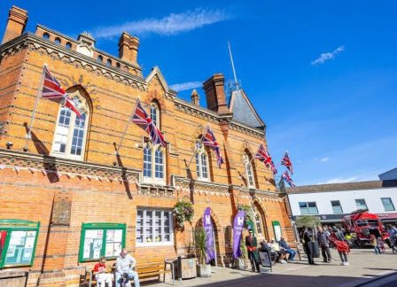 Stress-Free Travel to Wokingham Events with swift cars